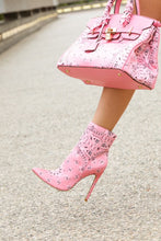 Load image into Gallery viewer, Bandanna - Pink Bootie
