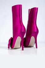 Load image into Gallery viewer, Timeless - Pink Bow Bootie
