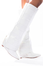Load image into Gallery viewer, Yandy - White Boot W/Gold Zipper
